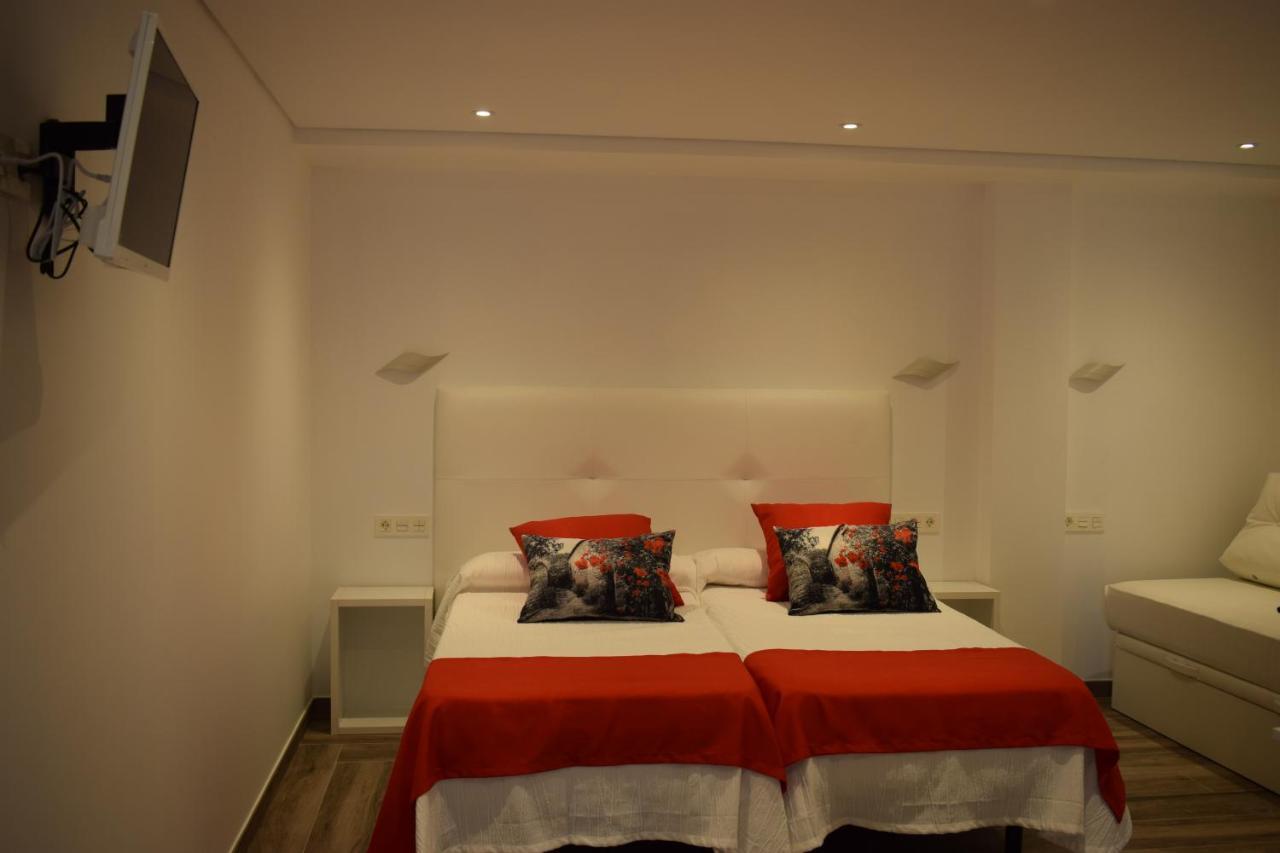 Endrinal Hotel Restaurante Racha מראה חיצוני תמונה